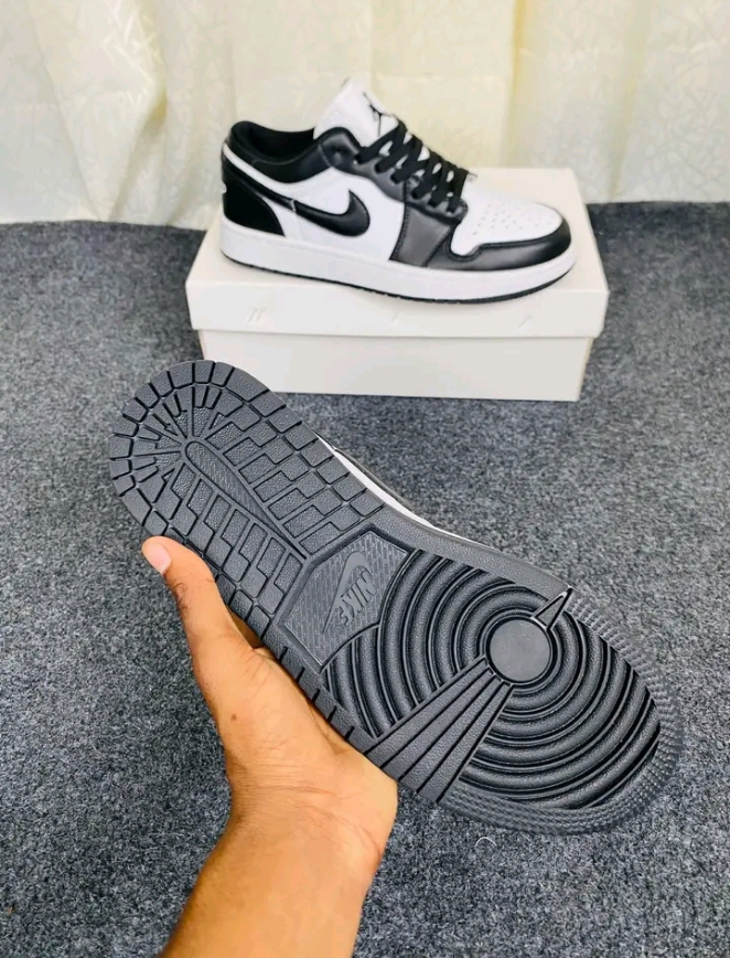 Air Jordan 1 Panda 🐼