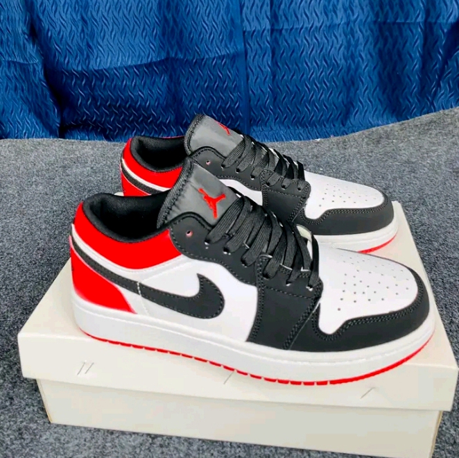 Air Jordan 1 Low. White/ Black-Gym Red