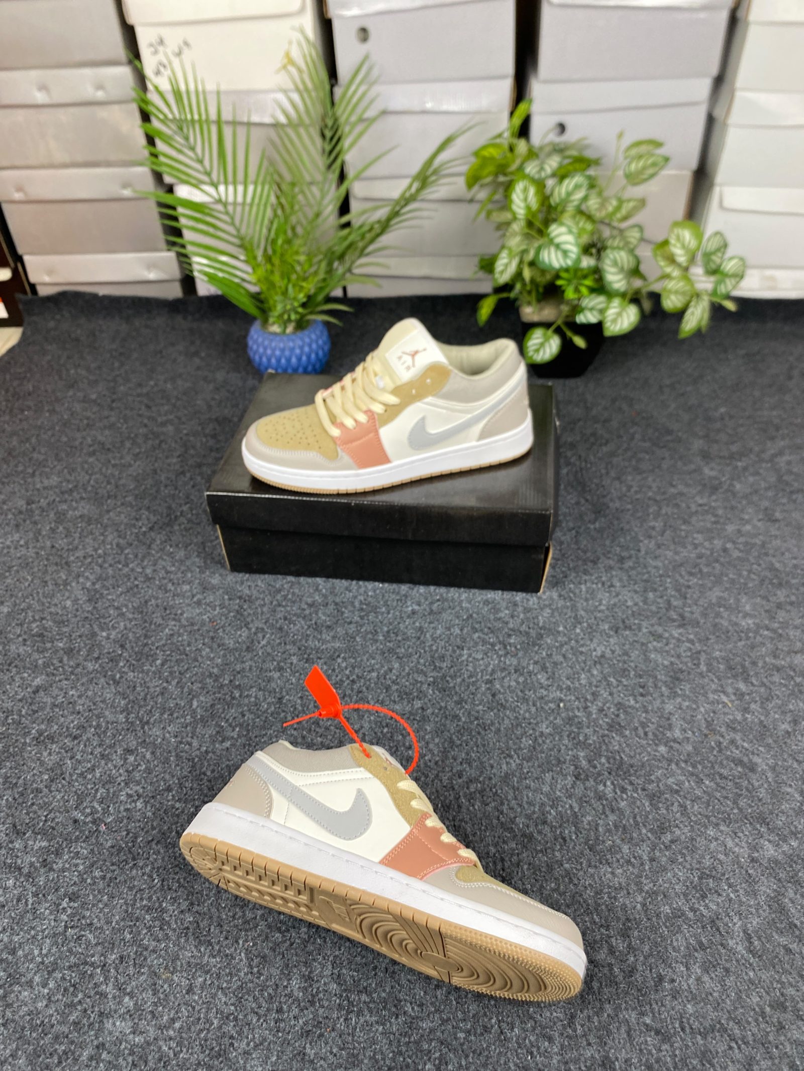 Air Jordan 1 Low Style – Cream / Grey / Peach