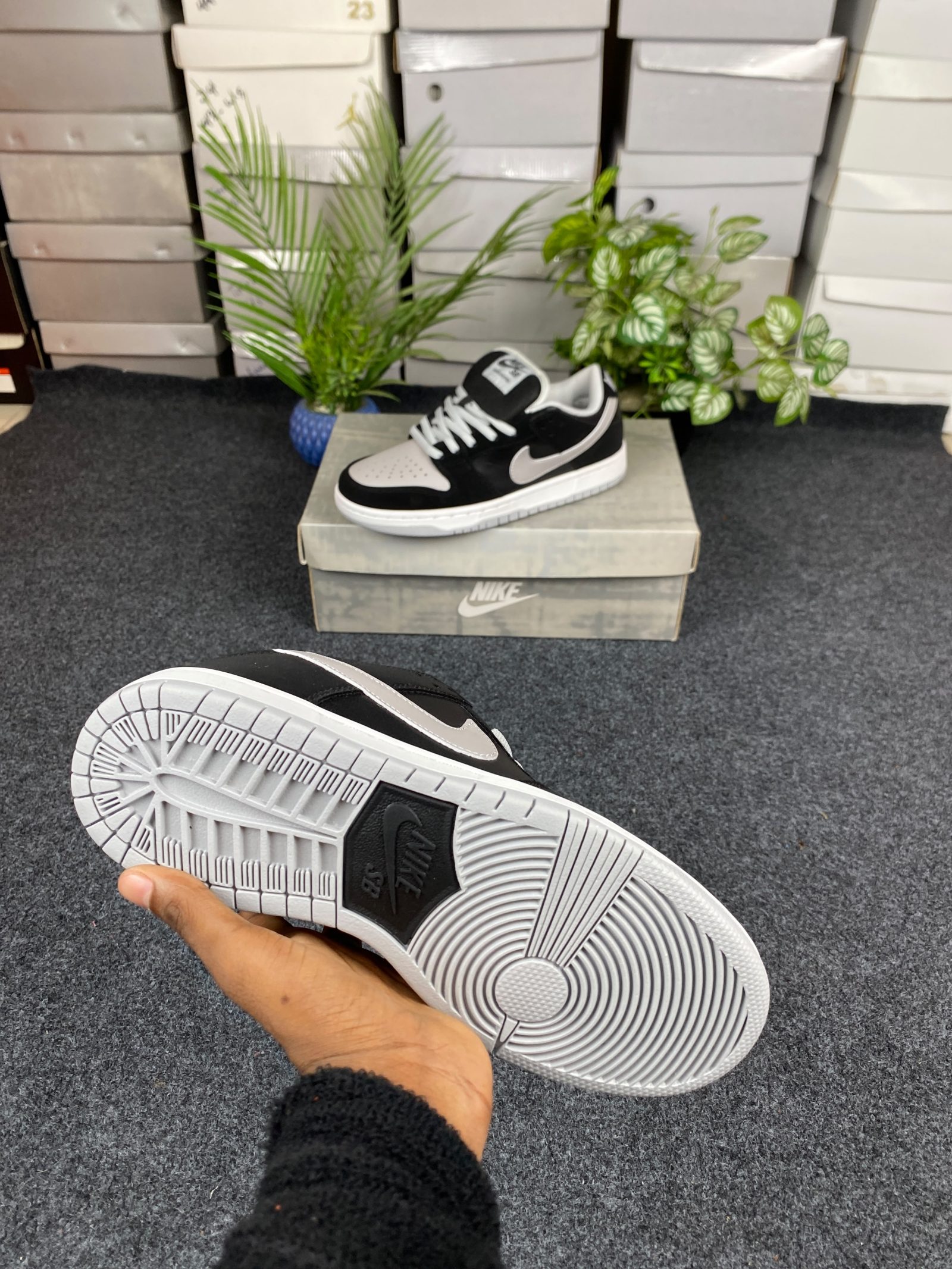 Nike Dunk Low Style – Black / White / Grey