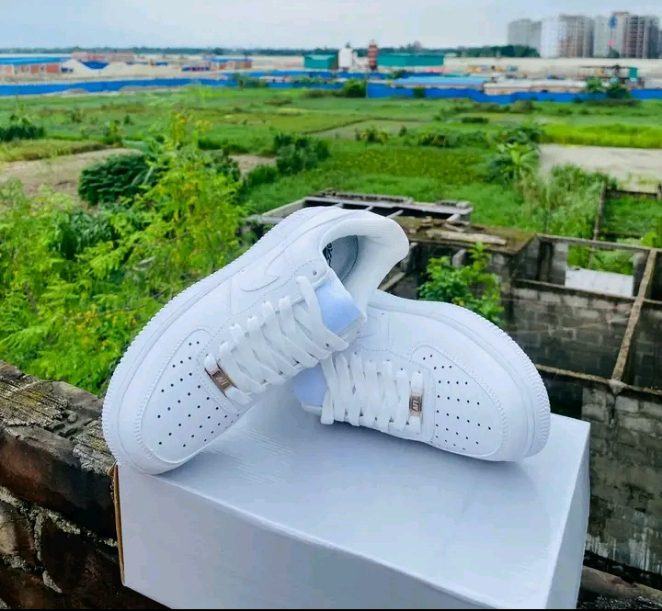 Nike air force 1 Triple white ✓